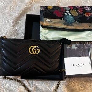 ESTATE SALE $1500 Gucci Marmont Black Leather Gold Chain Bag